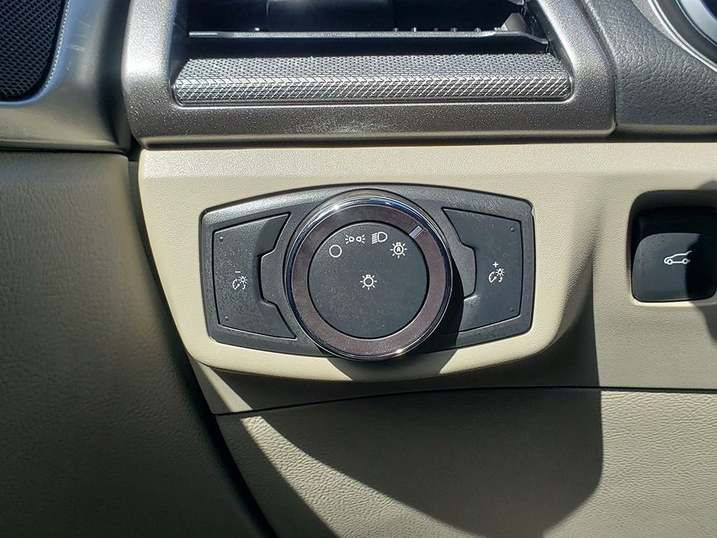 Certified 2019 Ford Fusion SE image 28