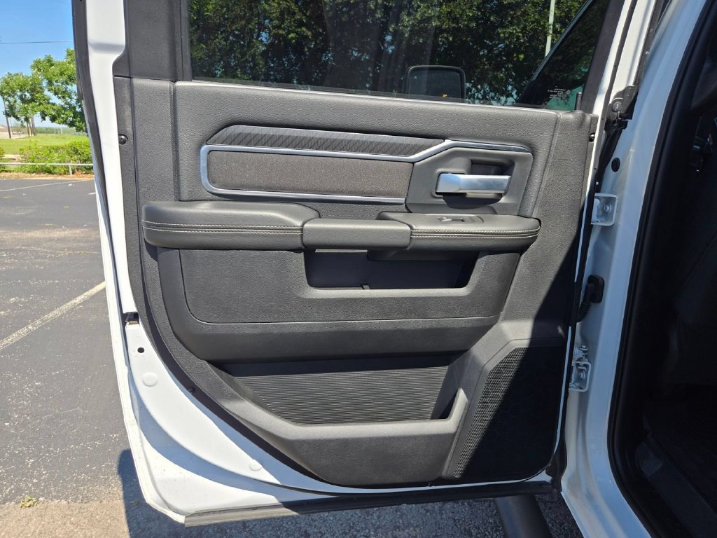 Used 2025 RAM 2500 Laramie AWD/4WD image 14