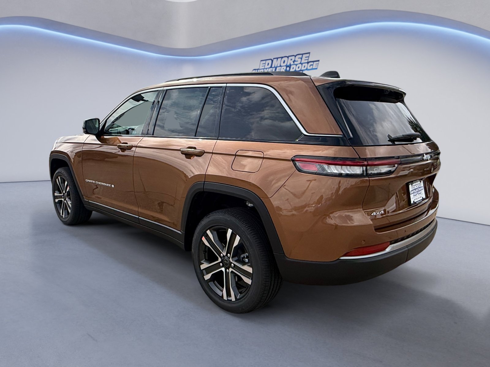 New 2027 Jeep Grand Cherokee Limited AWD/4WD image 3