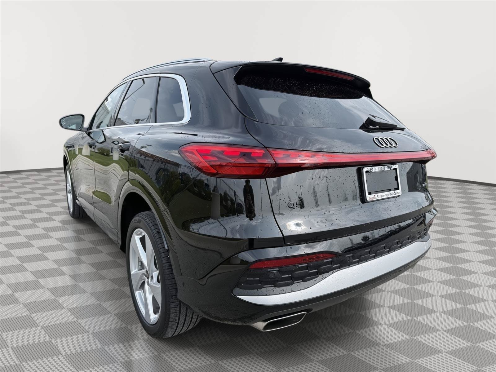 Used 2025 Audi Q5 Premium Plus w/ Premium Plus AWD/4WD image 3