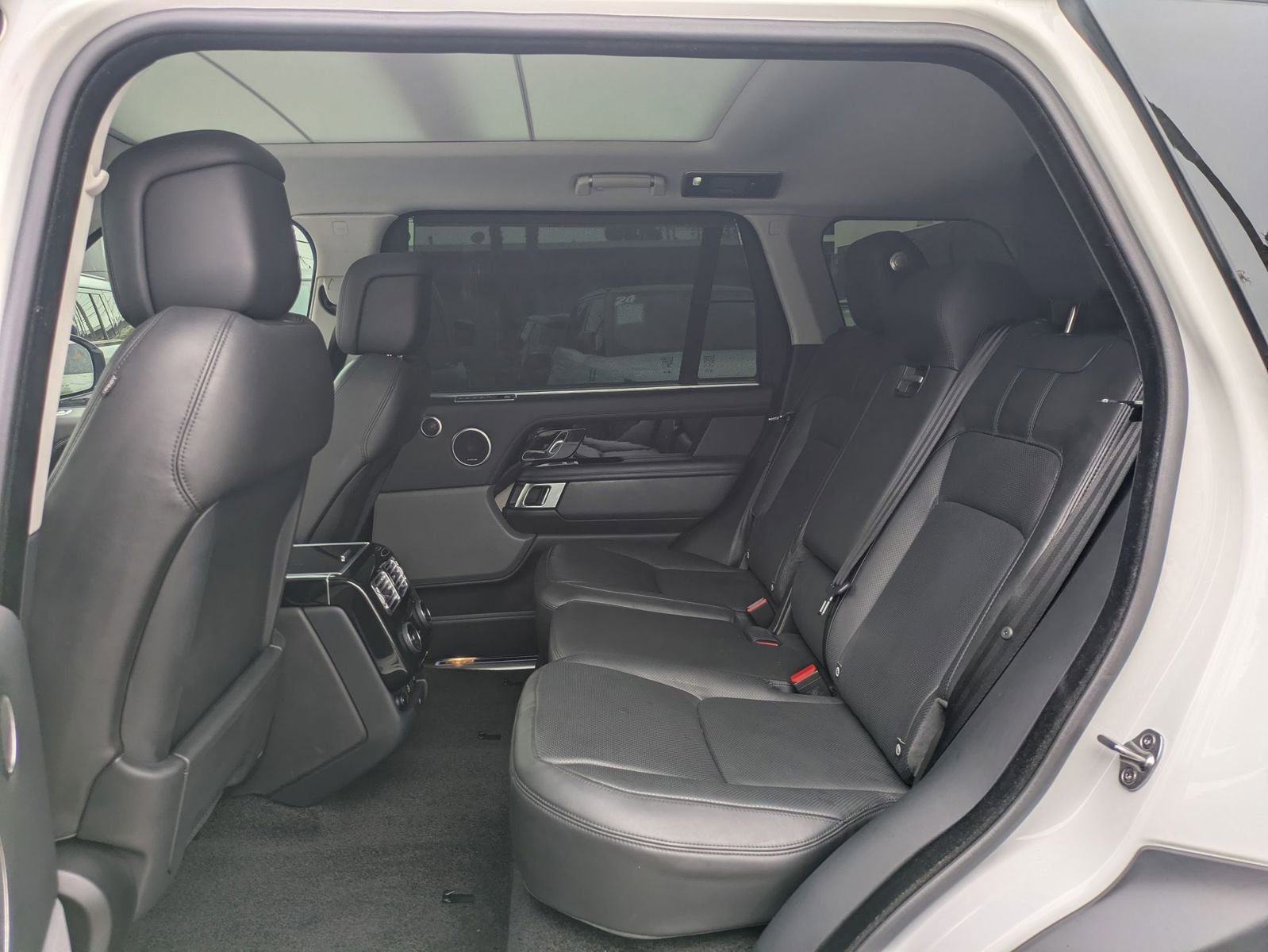 Used 2021 Land Rover Range Rover P525 Westminster Edition LWB image 27