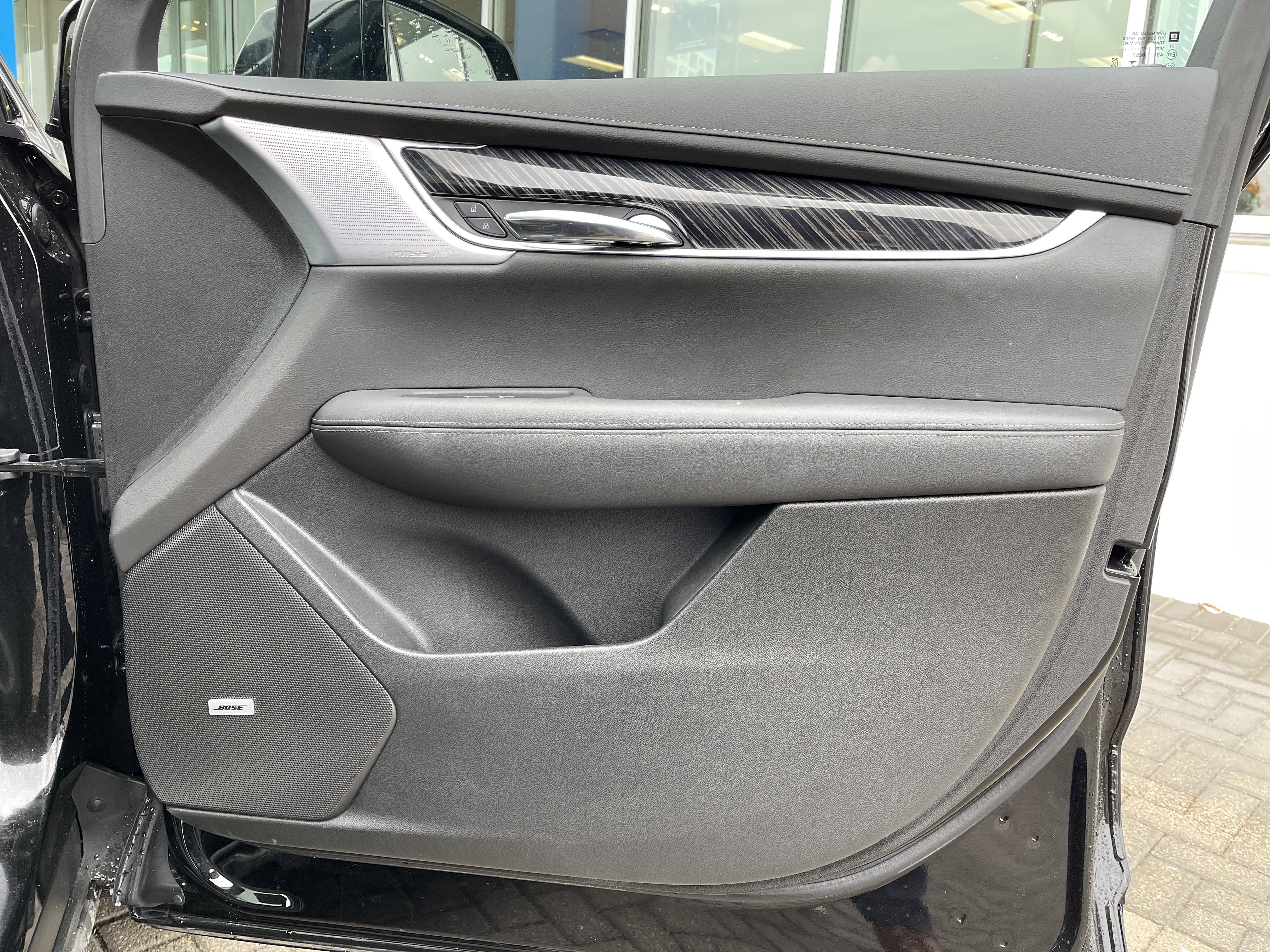 Used 2025 Cadillac XT6 Premium Luxury image 39