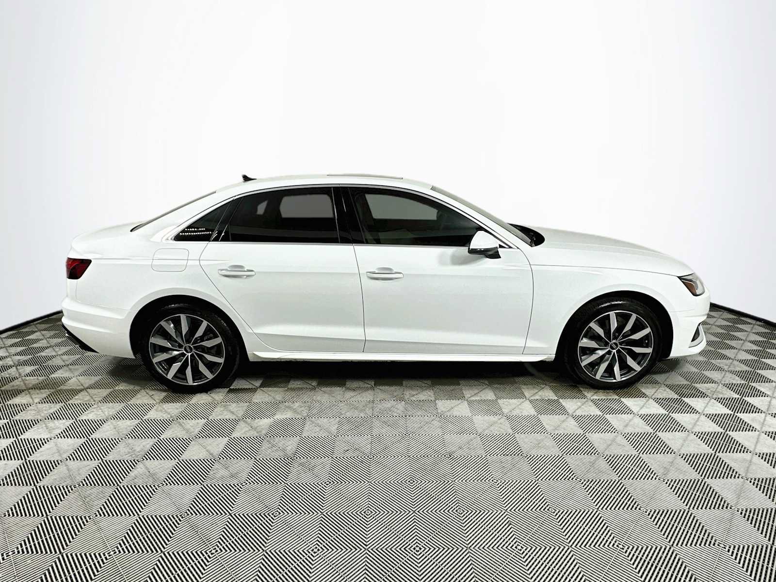 Used 2023 Audi A4 2.0T Premium Plus w/ Premium Plus Package AWD/4WD image 8