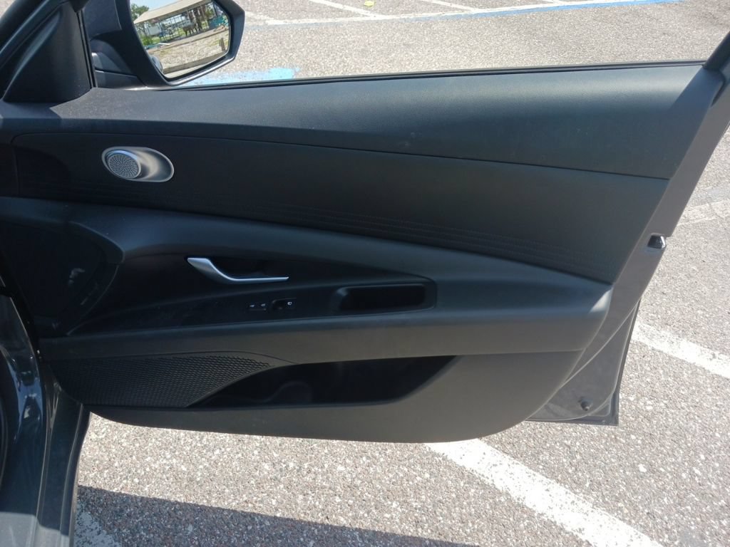 Used 2024 Hyundai Elantra SEL FWD image 17