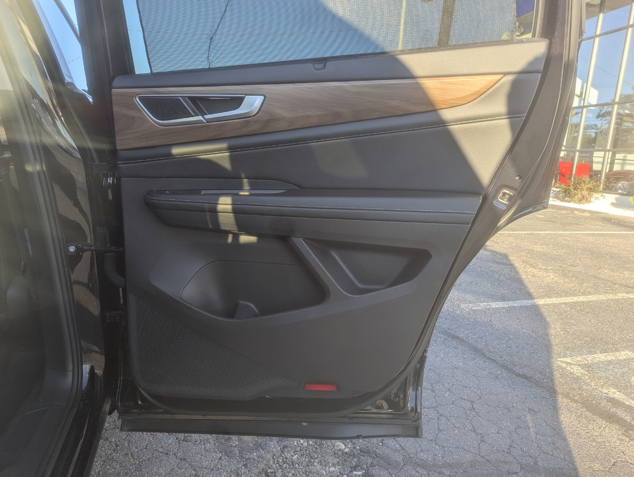 Used 2024 Volkswagen Atlas SE image 32