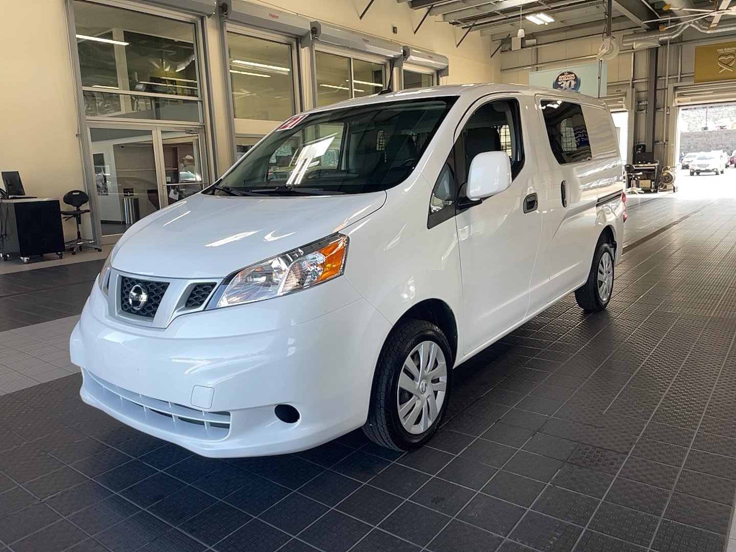 Used 2021 Nissan NV200 SV w/ Sliding Door Glass Package FWD image 3