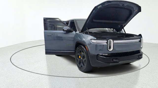 Used 2026 Rivian R1T Premium Tri AWD/4WD image 11