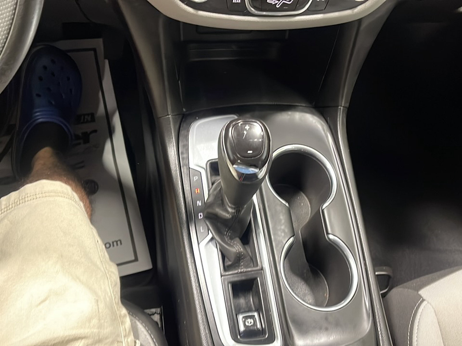 Used 2020 Chevrolet Equinox LS w/ LS Convenience Package FWD image 11