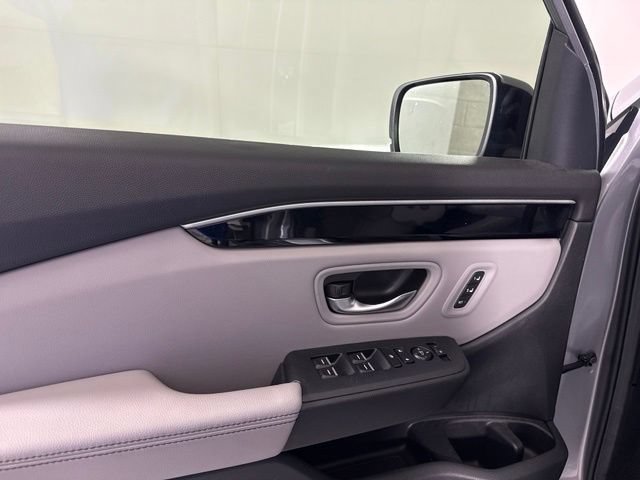 Used 2025 Honda Pilot EX-L image 25