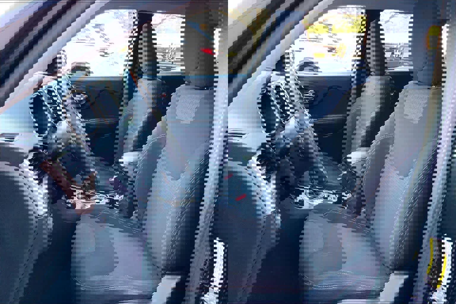 Used 2016 Jeep Cherokee Latitude w/ Cold Weather Group image 8