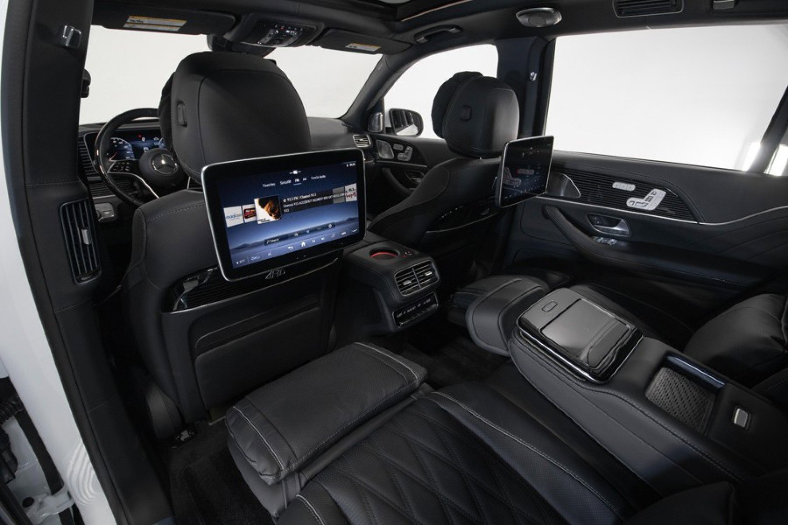 Used 2026 Mercedes-Benz Maybach GLS 600 image 6