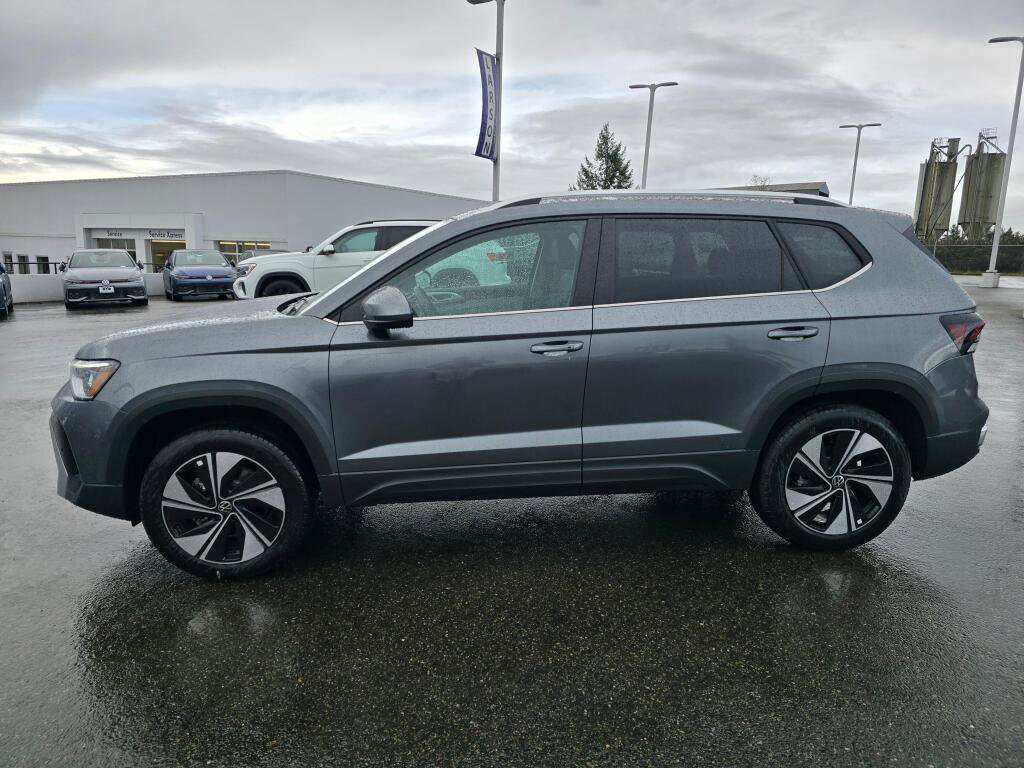 New 2026 Volkswagen Taos SE image 7