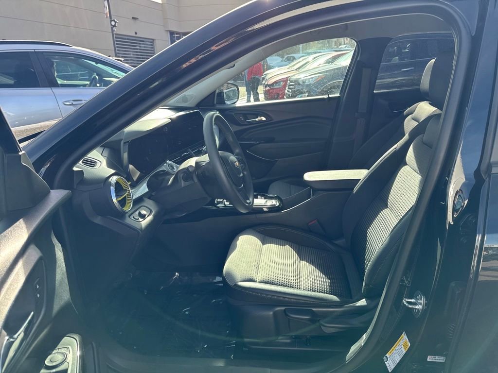 Used 2024 Chevrolet Trax LT image 18