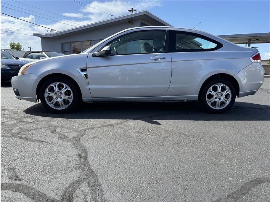 Used 2008 Ford Focus SES FWD image 2