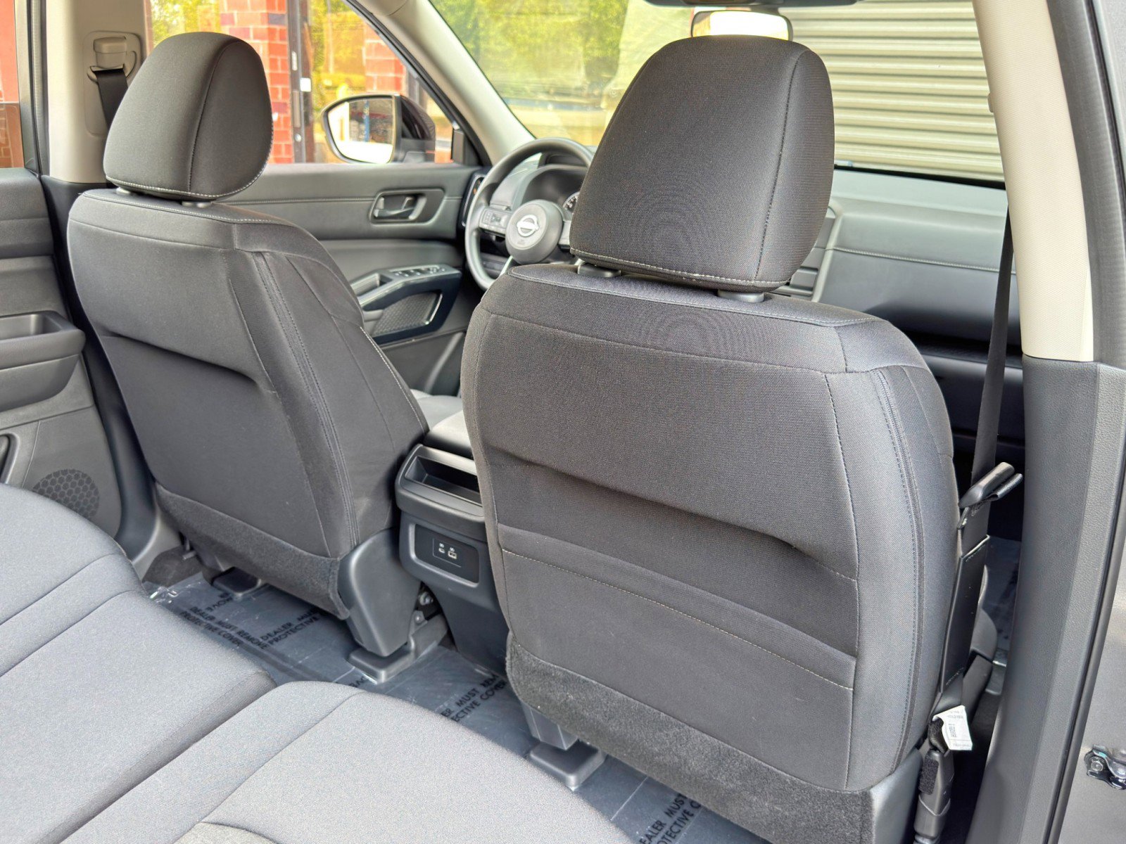 Used 2025 Nissan Pathfinder S FWD image 31
