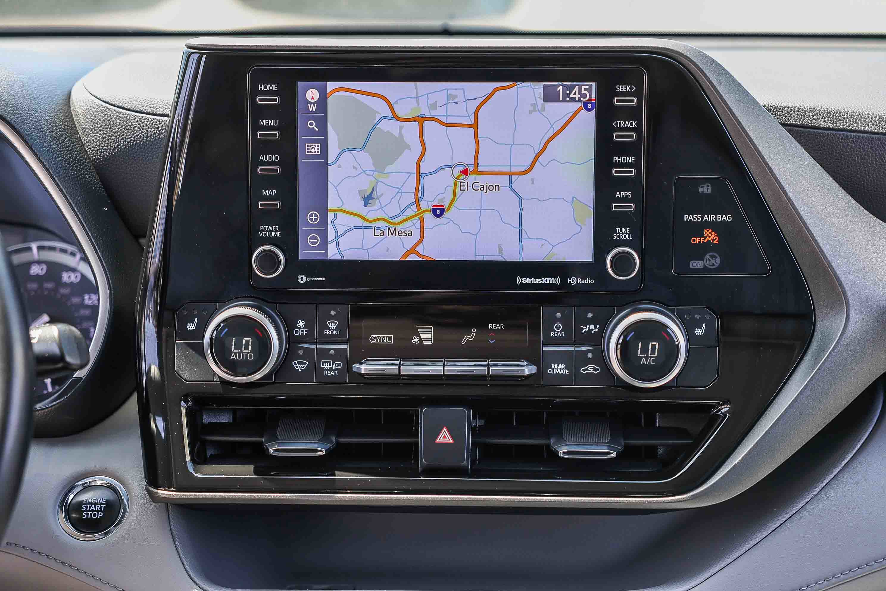 Used 2022 Toyota Highlander XLE image 3