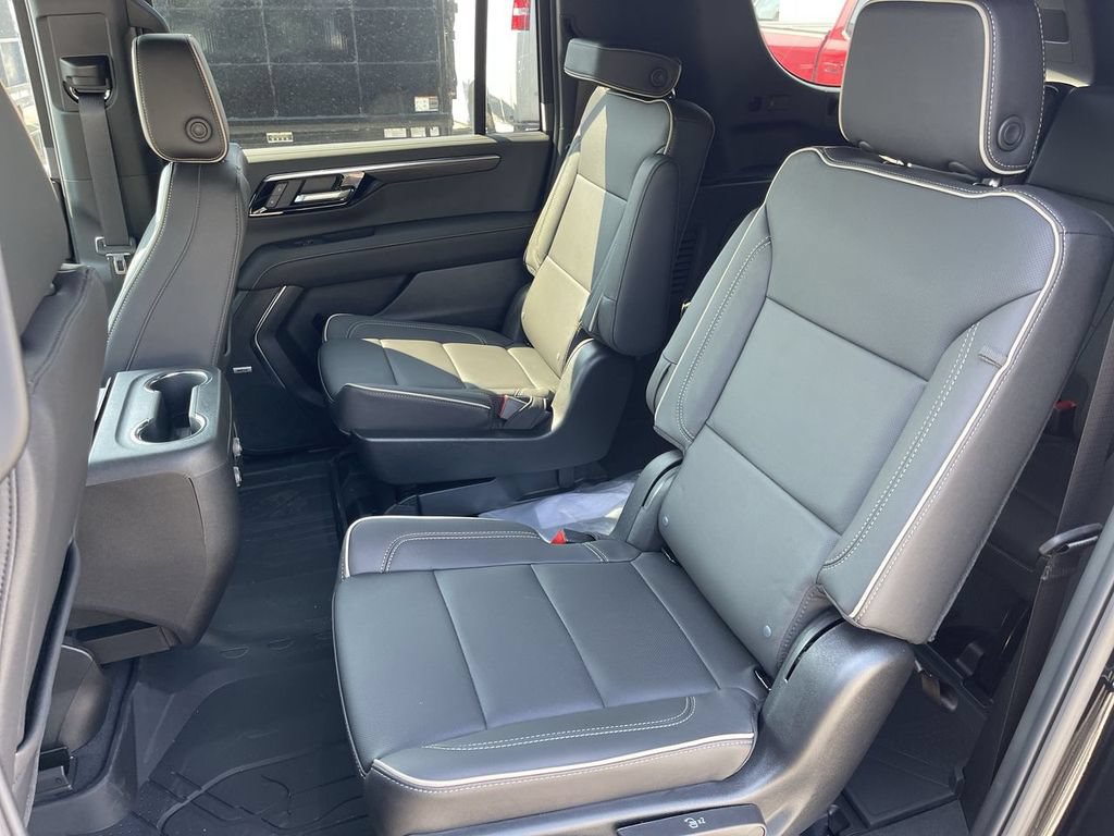 New 2026 Chevrolet Suburban Premier w/ Sun And Tow Package AWD/4WD image 23