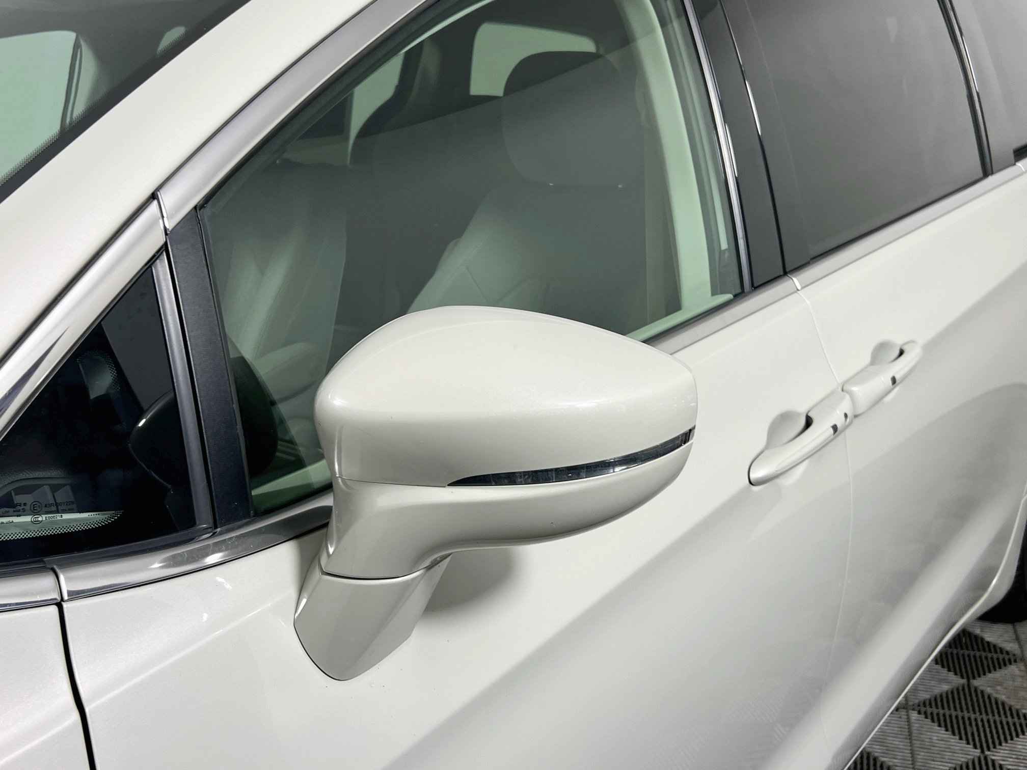 Used 2021 Chrysler Pacifica Touring FWD image 12