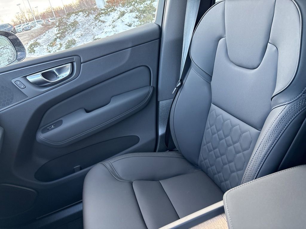 New 2026 Volvo XC60 B5 Plus w/ Protection Package Premier image 31