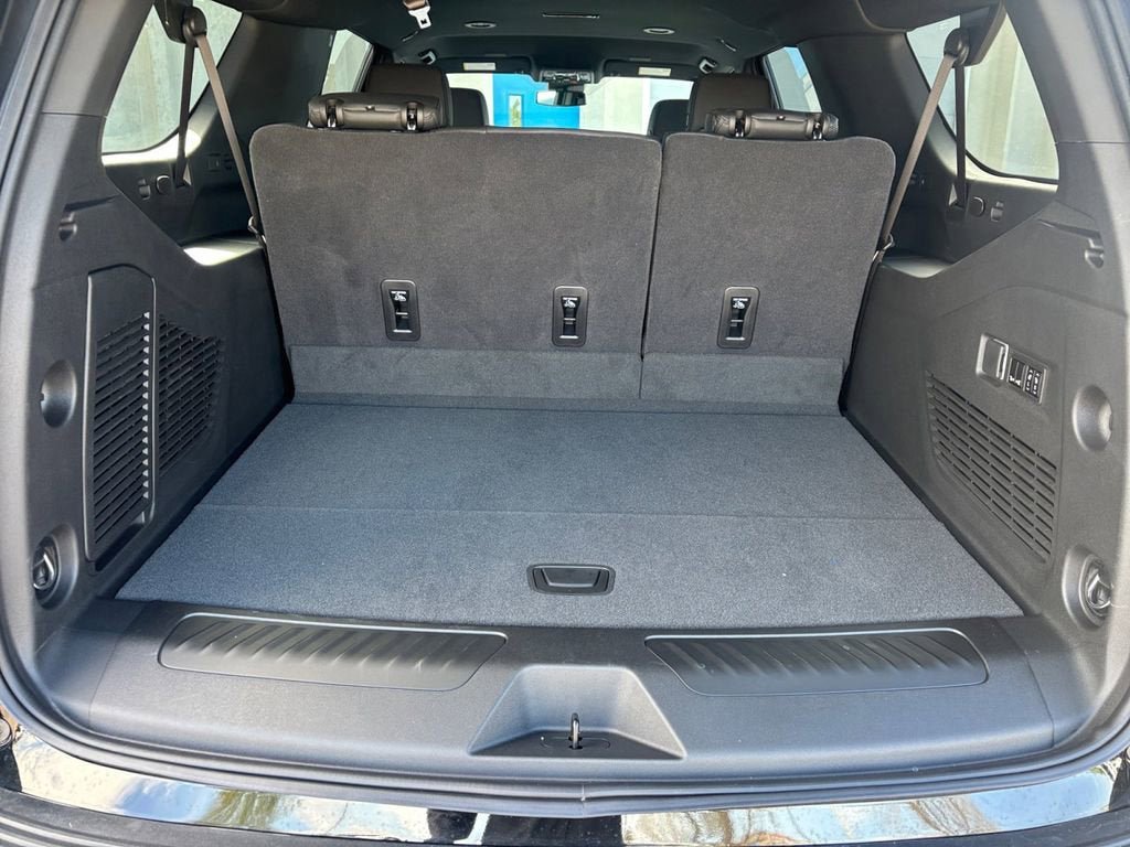 New 2026 Chevrolet Suburban LT w/ Comfort Package AWD/4WD image 17