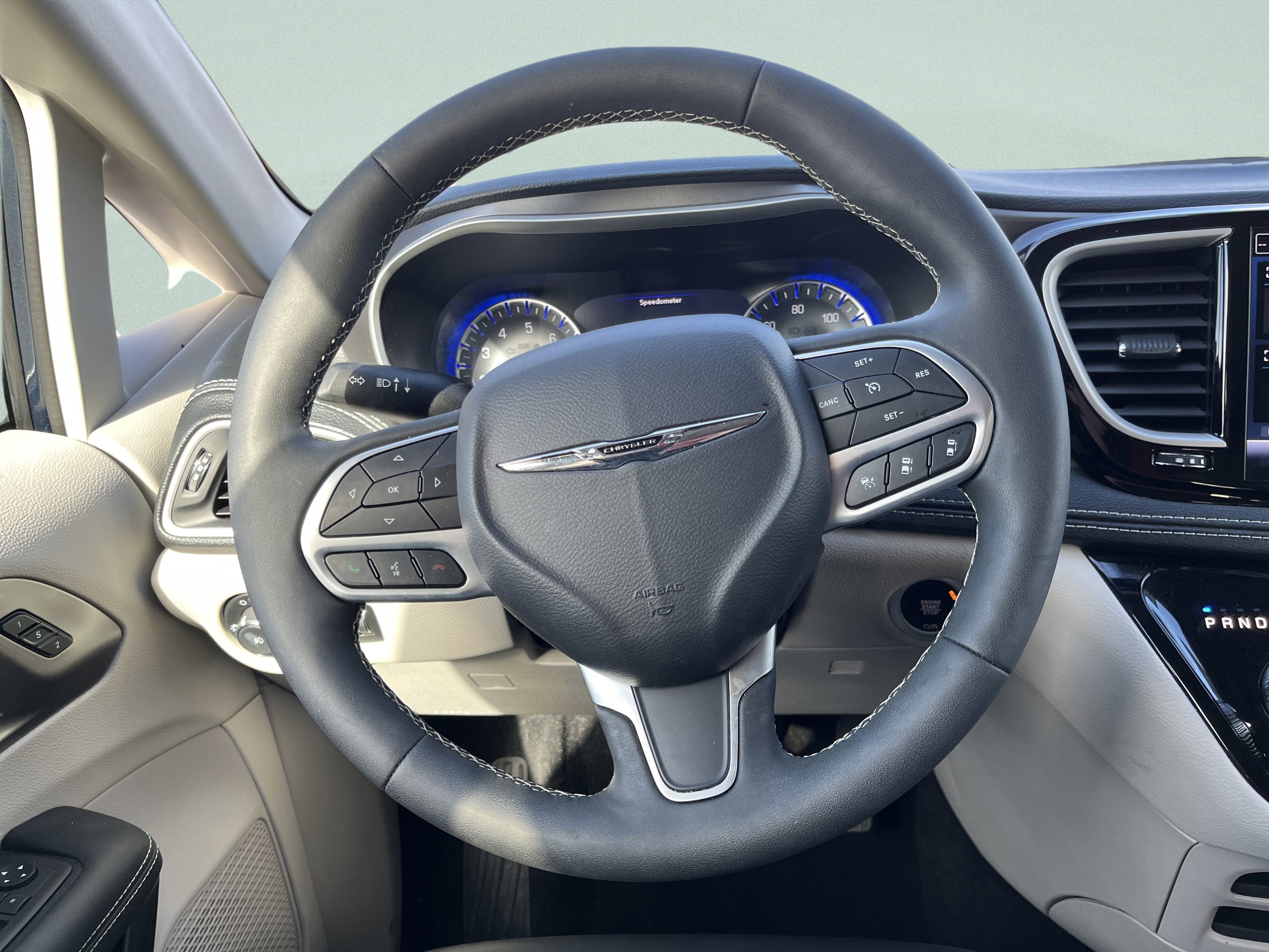 Used 2024 Chrysler Pacifica Touring-L image 26