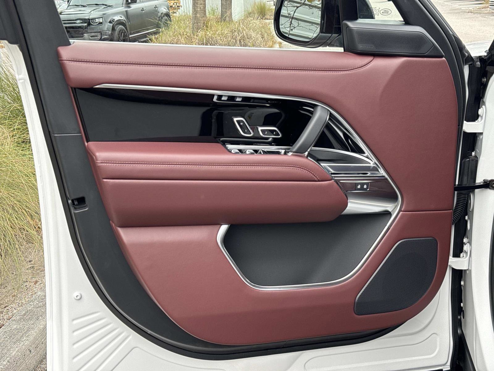 New 2026 Land Rover Range Rover SE image 19