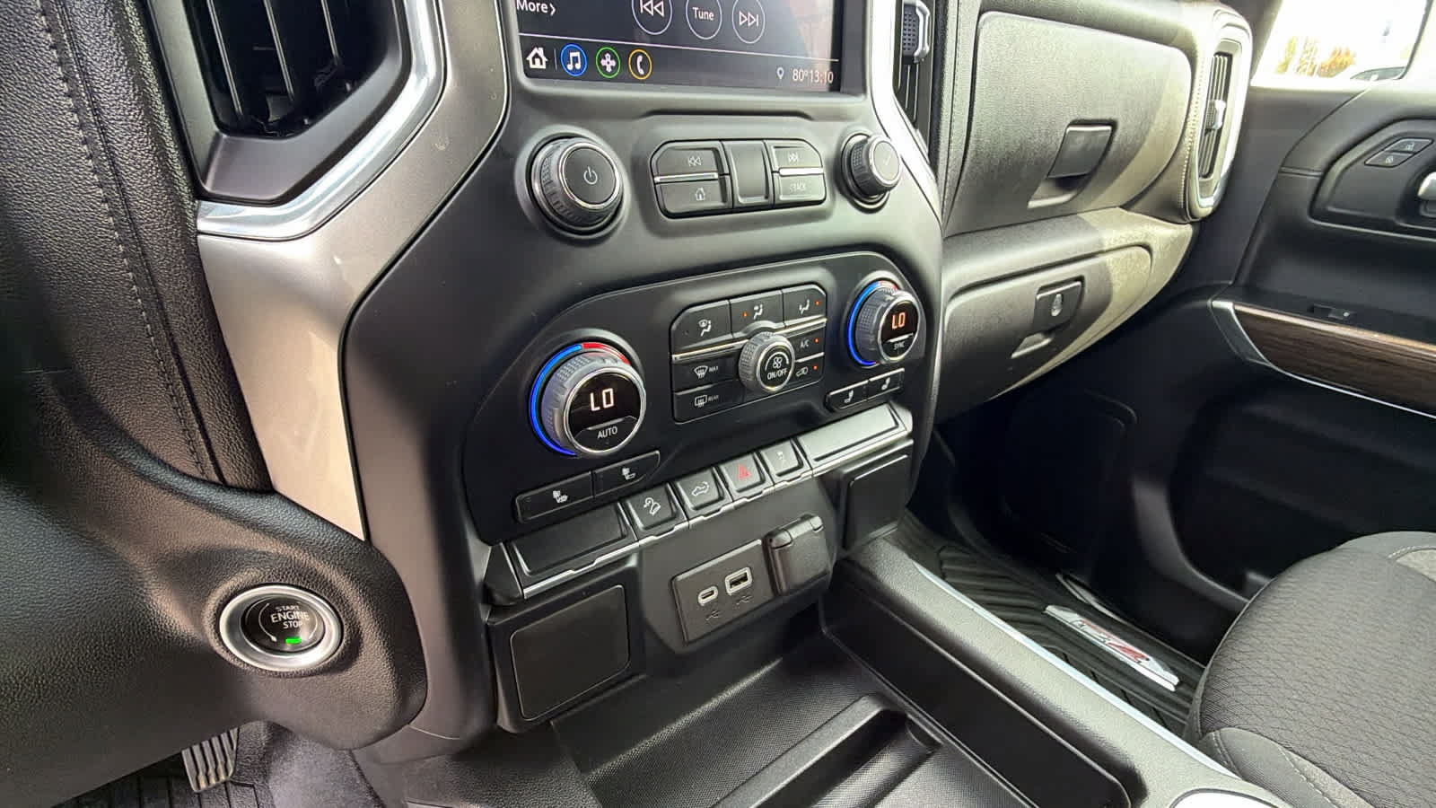 Used 2021 Chevrolet Silverado 1500 LT Trail Boss w/ LPO, Dark Essentials Package AWD/4WD image 14