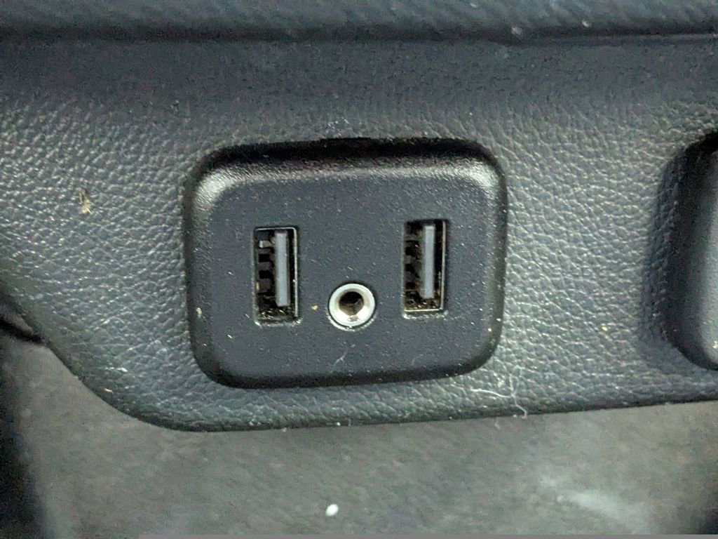 Used 2023 Chevrolet Traverse LT image 25