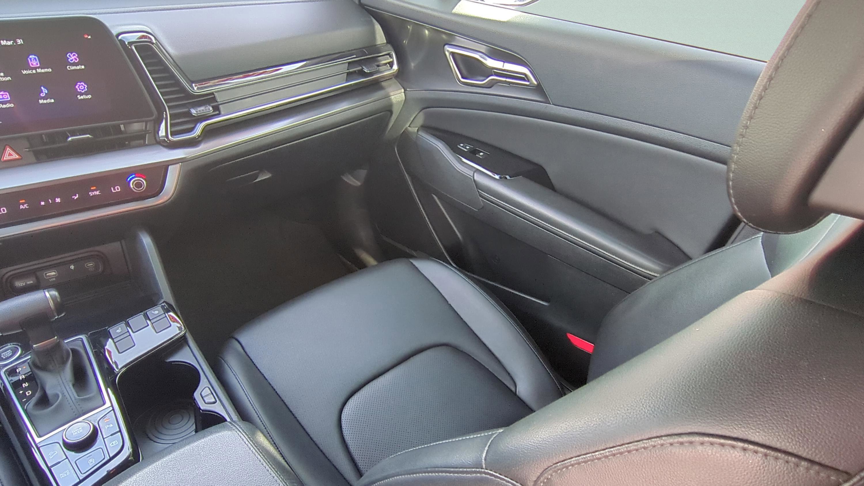 Certified 2024 Kia Sportage EX image 18