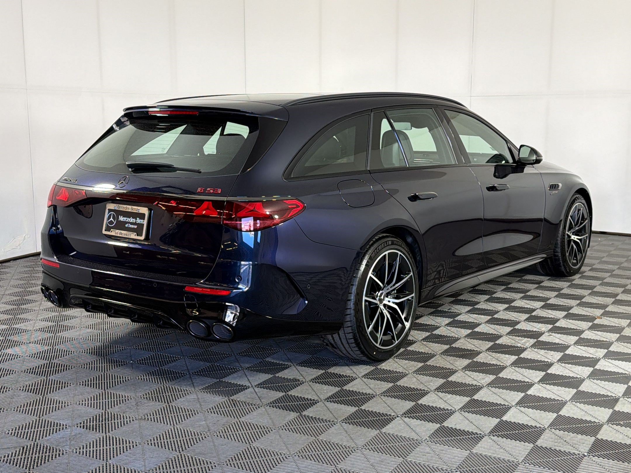 New 2026 Mercedes-Benz E 53 AMG e 4MATIC Wagon image 9