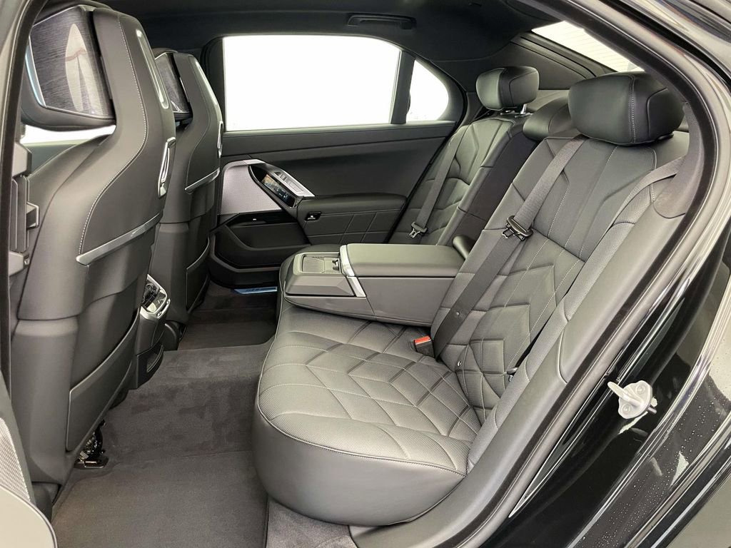 New 2025 BMW 760i xDrive AWD/4WD image 15