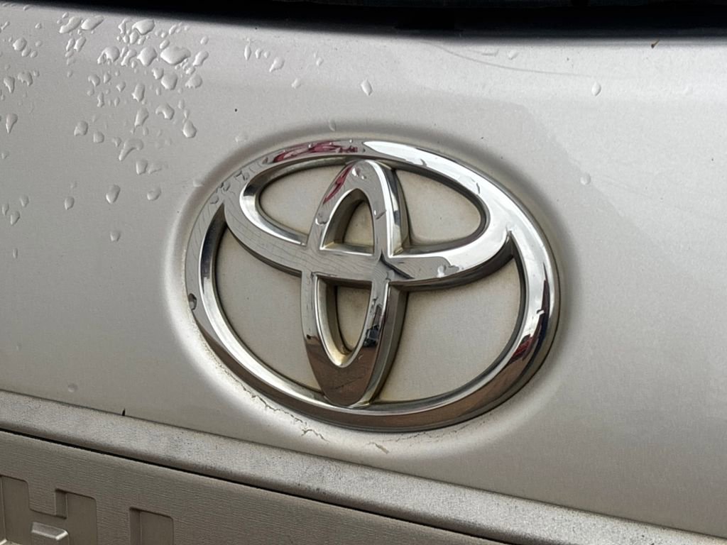 Used 2010 Toyota Highlander SE image 32