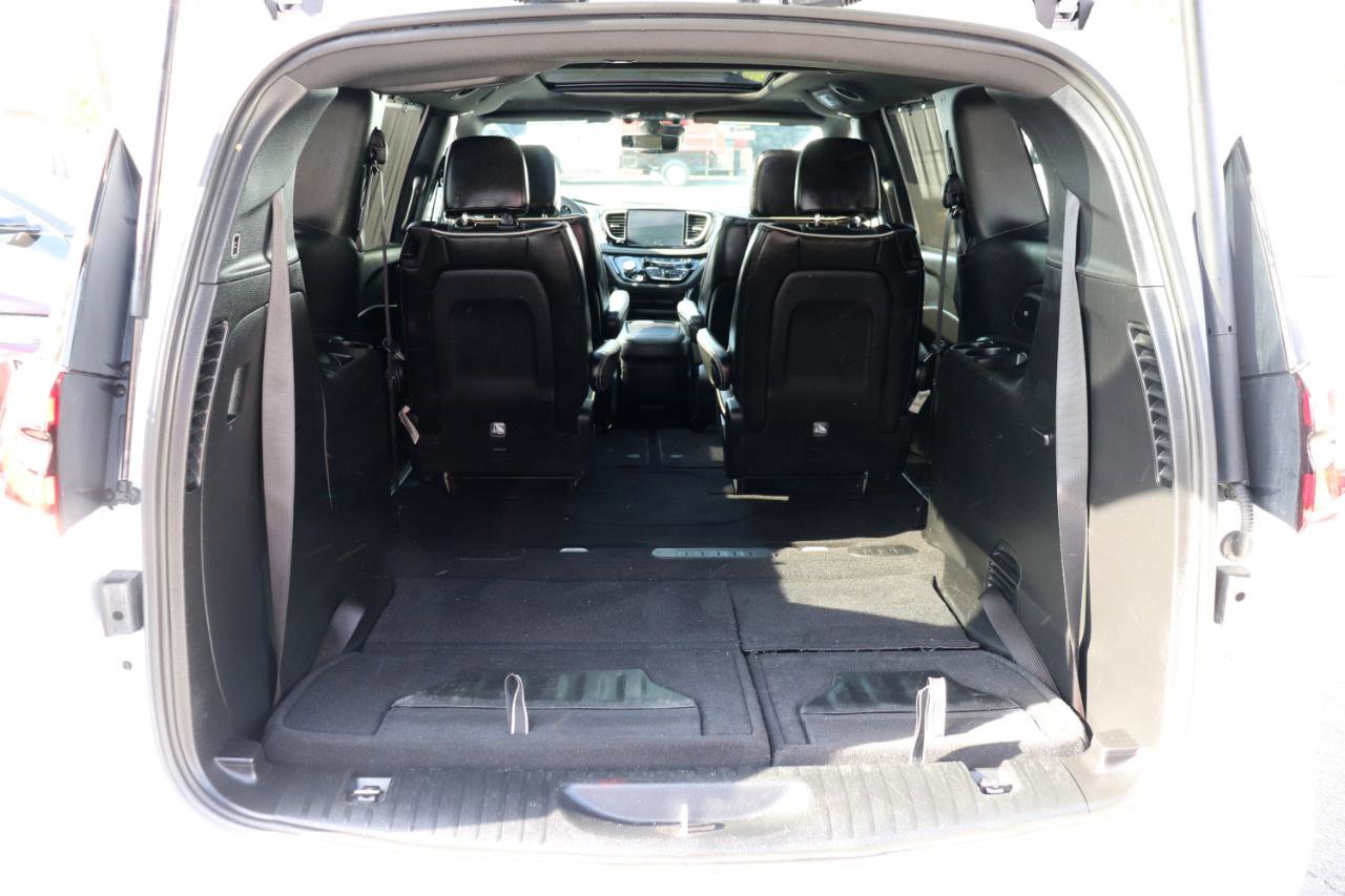 Used 2025 Chrysler Pacifica Limited FWD image 59