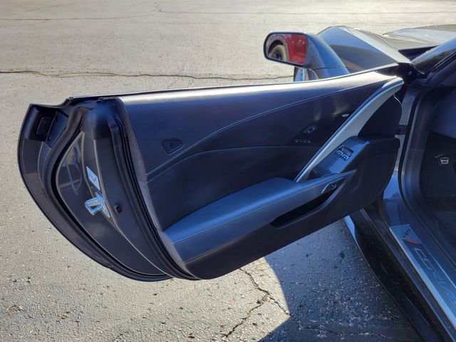 Used 2015 Chevrolet Corvette Z06 w/ 3LZ Preferred Equipment Group image 8