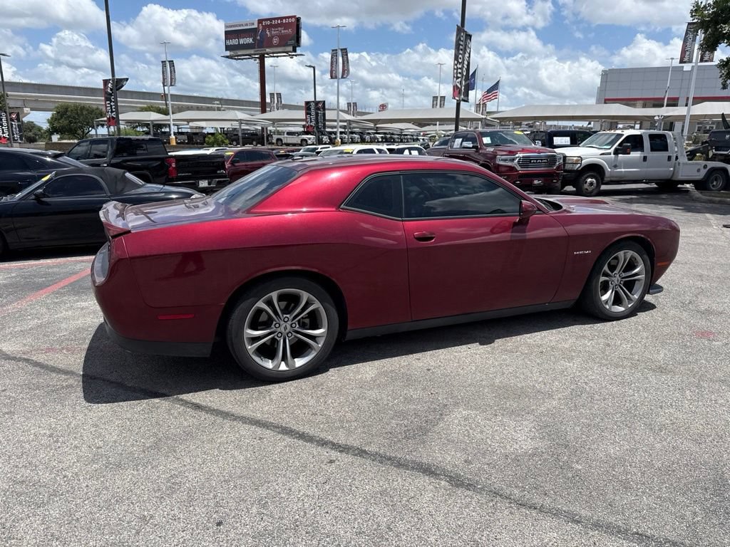 Used 2022 Dodge Challenger R/T RWD image 9