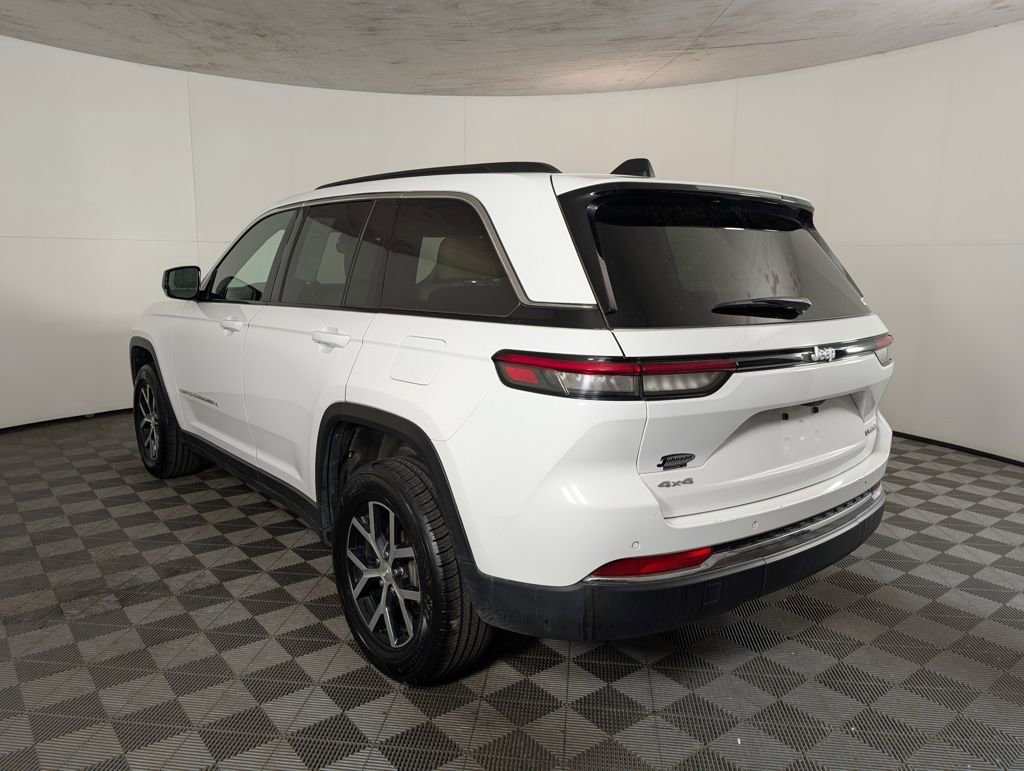 Certified 2024 Jeep Grand Cherokee Limited image 4