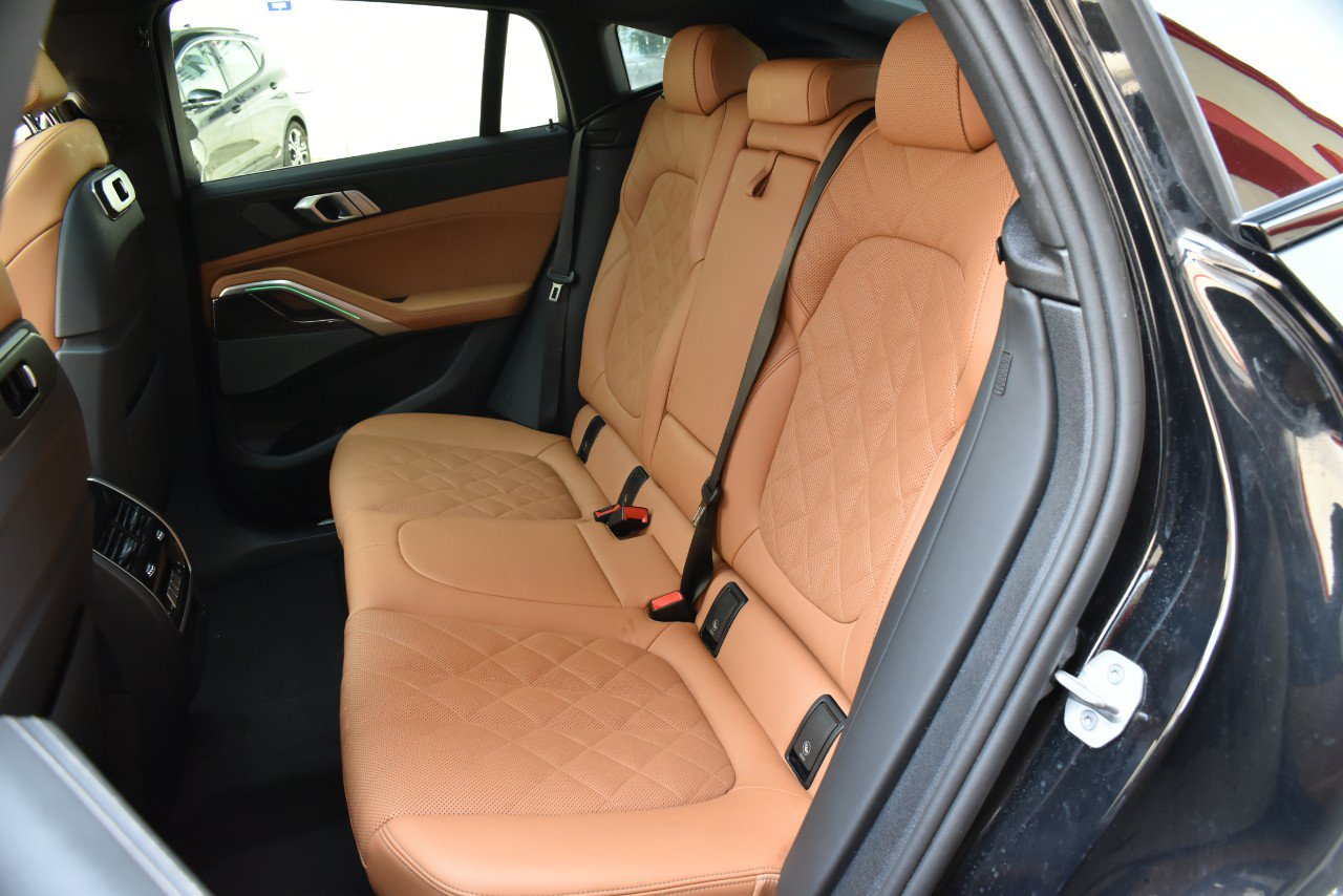 Used 2026 BMW X6 xDrive40i AWD/4WD image 16