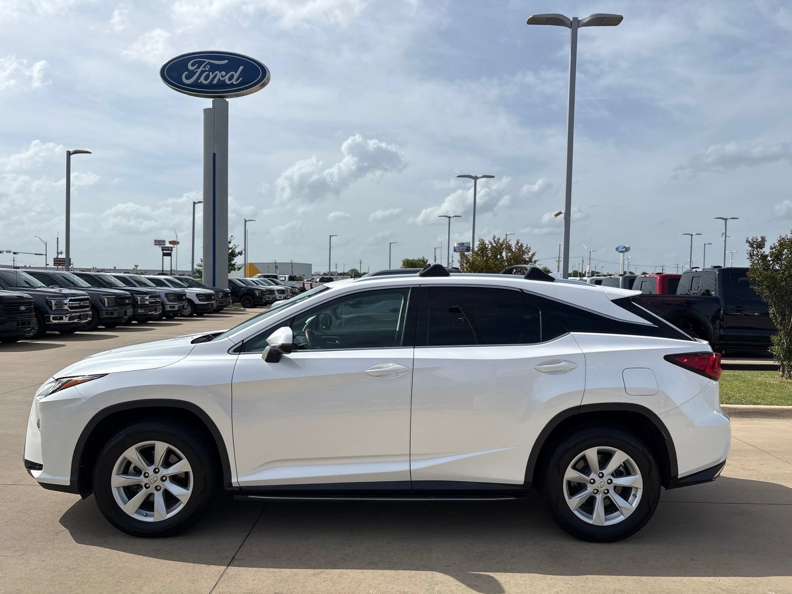 Used 2016 Lexus RX 350 FWD w/ Premium Package image 2