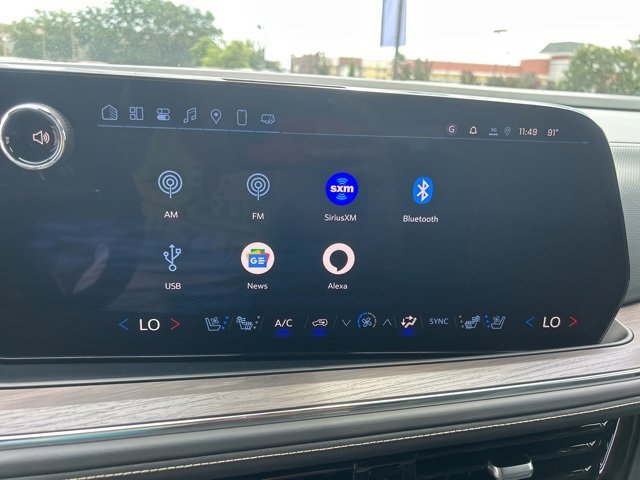 New 2025 Chevrolet Suburban Premier image 25