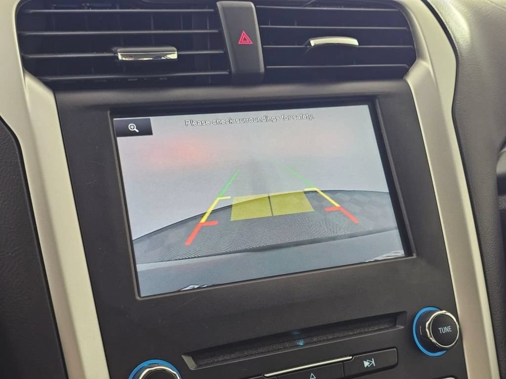 Used 2016 Ford Fusion SE FWD image 26
