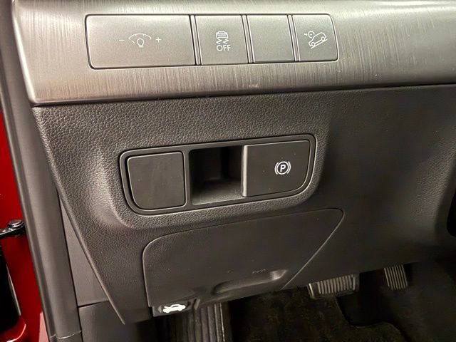 Certified 2025 Hyundai Kona SEL image 25