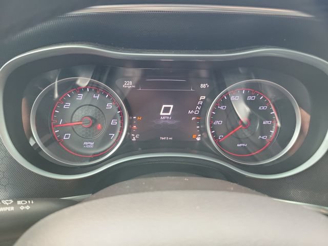 Used 2015 Dodge Charger SXT RWD image 18