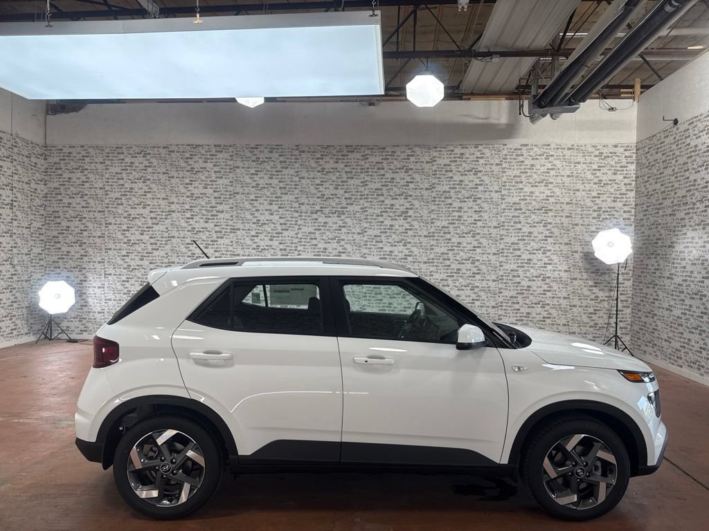 New 2026 Hyundai Venue SEL FWD image 8