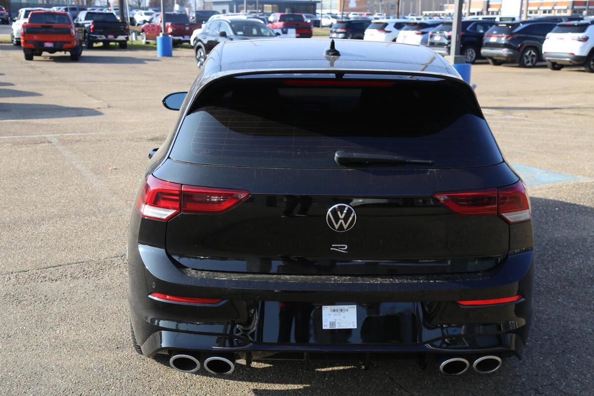 Used 2024 Volkswagen Golf R image 3