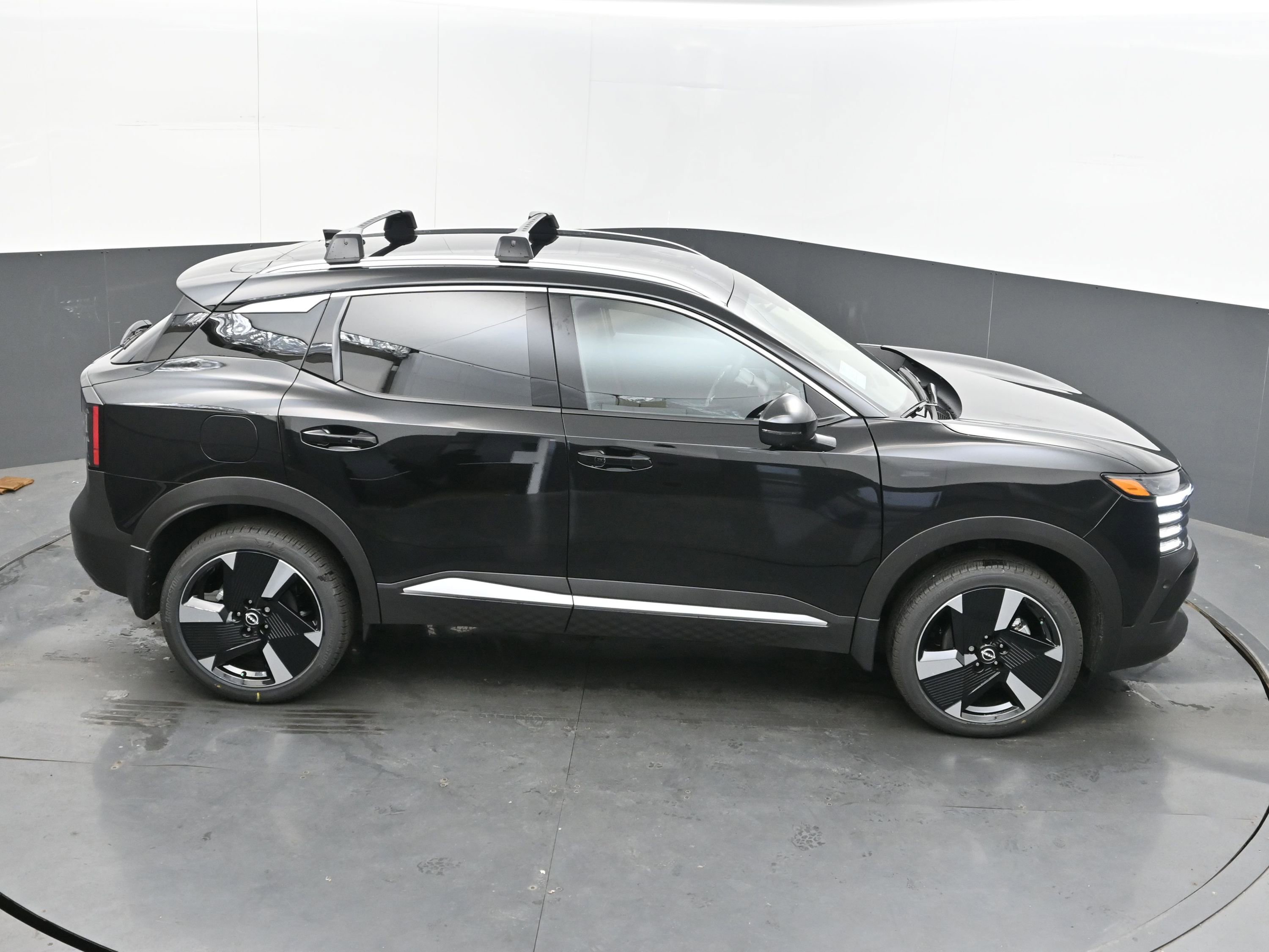 New 2026 Nissan Kicks SR w/ Cold Weather Package image 36