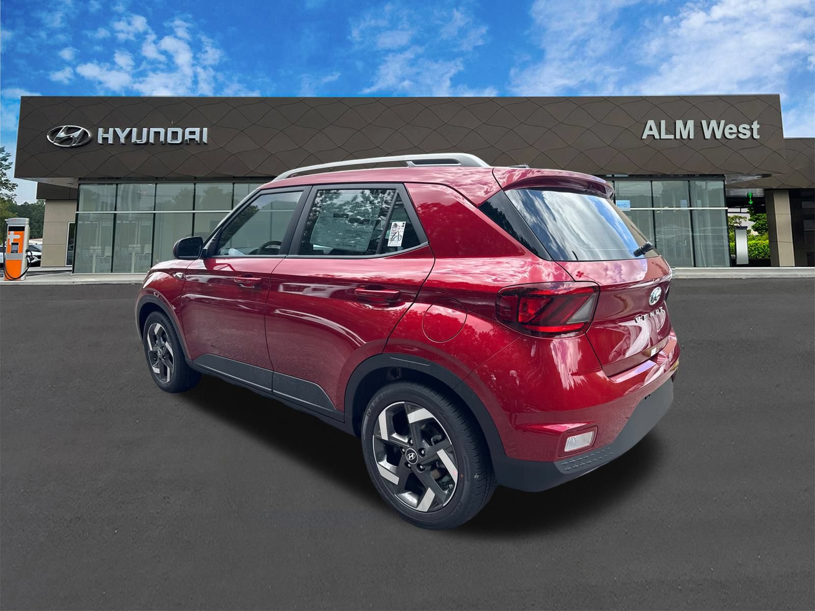 Used 2025 Hyundai Venue SEL FWD image 7