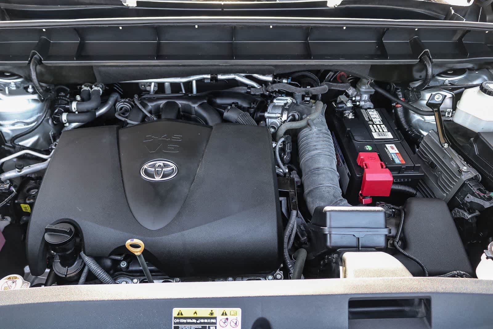 Used 2021 Toyota Highlander L FWD image 26