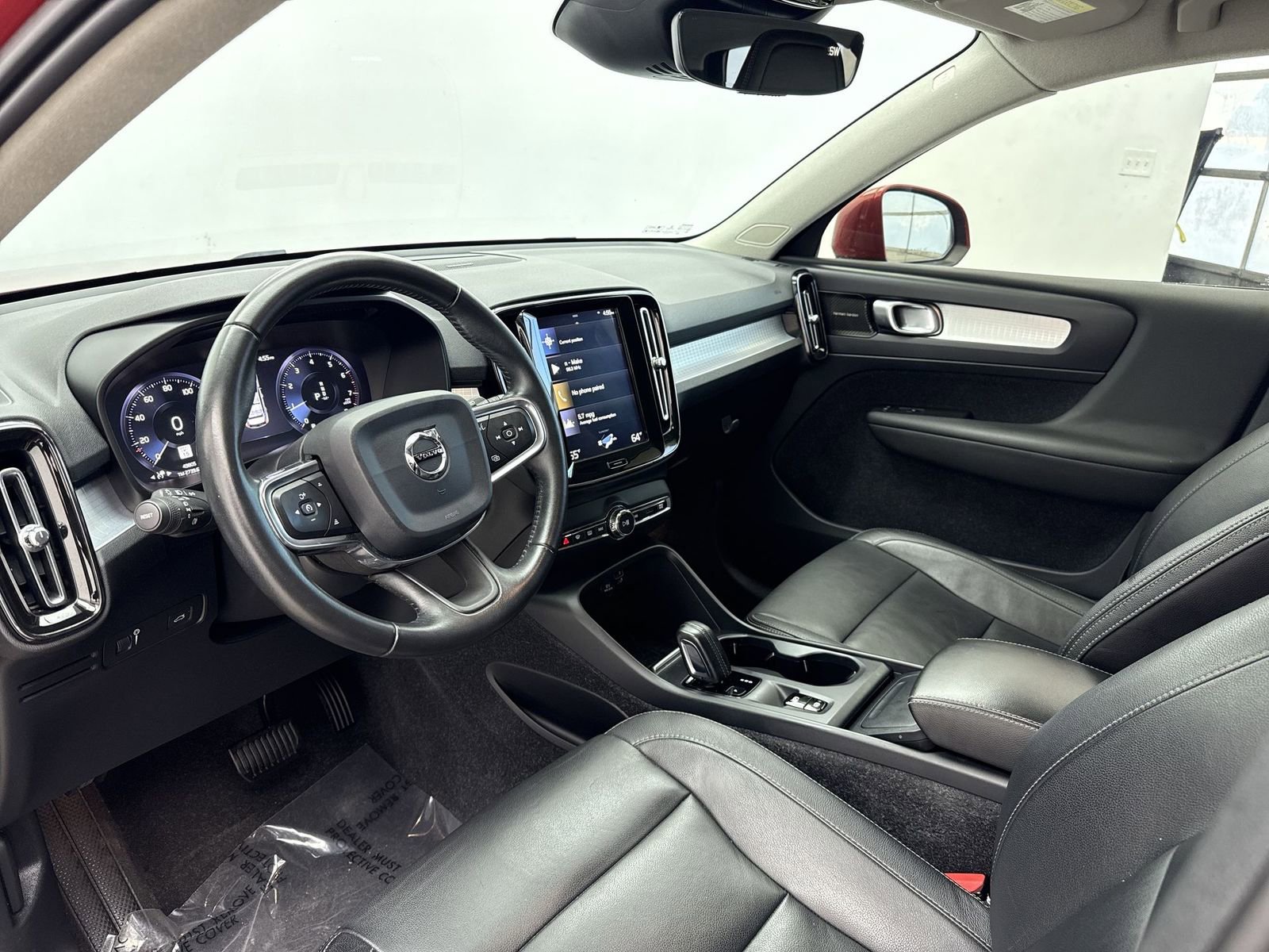 Used 2019 Volvo XC40 T5 Momentum image 12