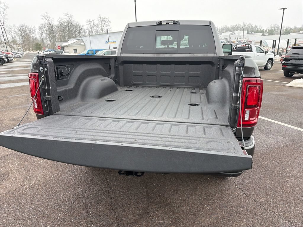 New 2026 RAM 2500 Laramie AWD/4WD image 16