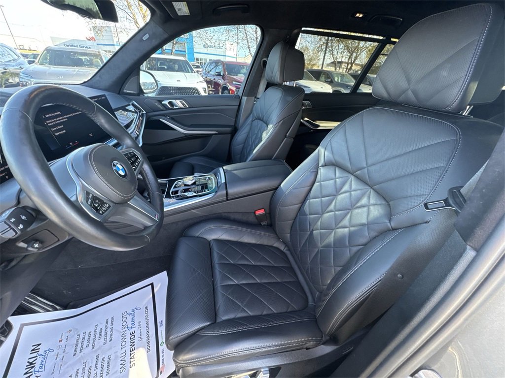 Used 2023 BMW X7 xDrive40i w/ M Sport Package image 11
